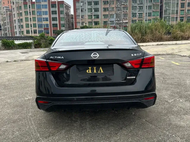 Nissan Teana — Фото автомобиля 4