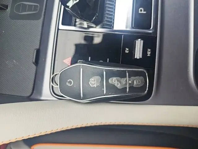 BYD Song PLUS PHEV 2024 Glory Edition DM-i 110km Flagship — Фото автомобиля 16