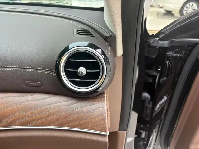 Mercedes-Benz E-Class — Фото автомобиля 17