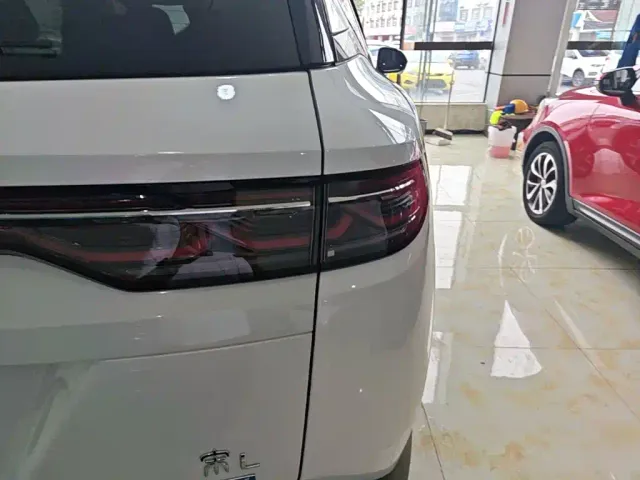 BYD Song L DM-i — Фото автомобиля 7