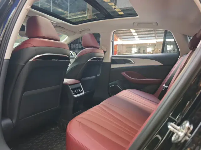 Hongqi H5 — Фото автомобиля 5