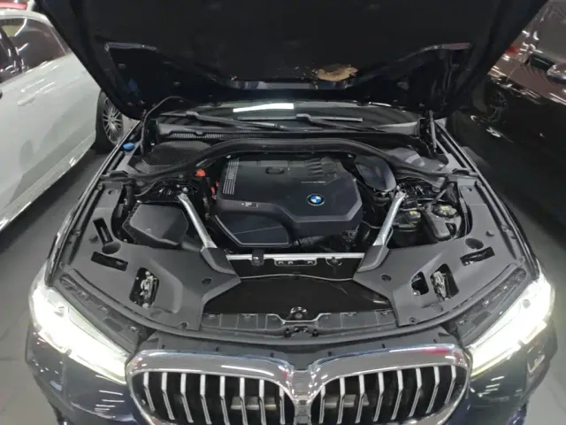 BMW 5 Series — Фото автомобиля 19