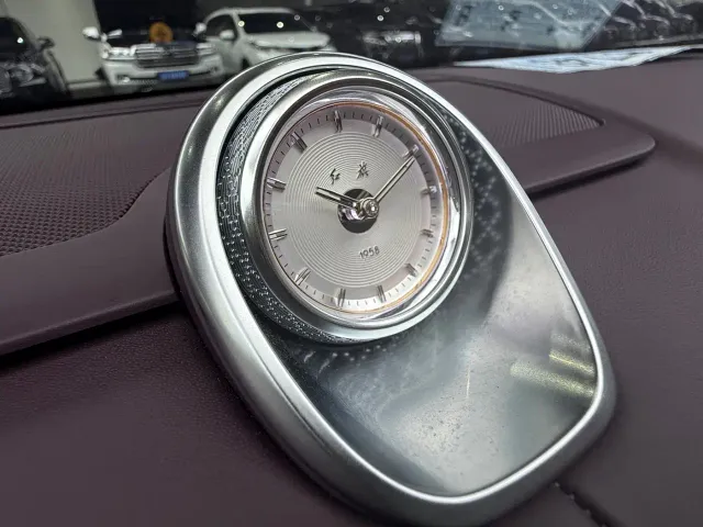 Hongqi Guoya — Фото автомобиля 21