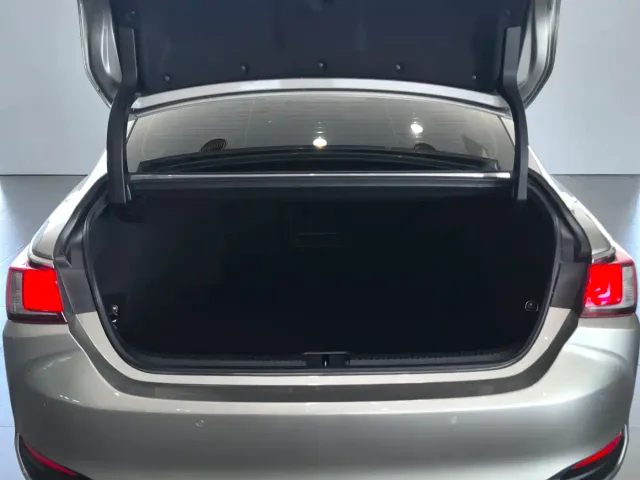 Lexus ES — Фото автомобиля 6