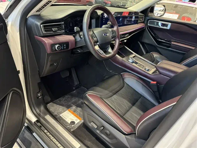 Ford Explorer — Фото автомобиля 14