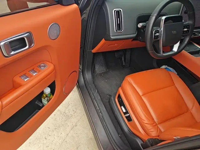 Li Auto L8 — Фото автомобиля 15