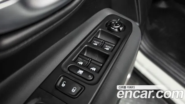 Jeep Renegade — Фото автомобиля 29