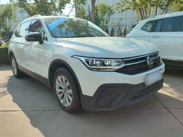 Volkswagen Tiguan L — Фото автомобиля 3