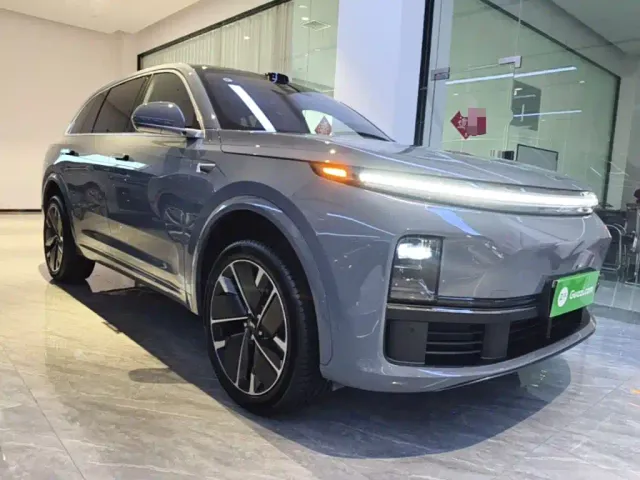 Li Auto L7 — Фото автомобиля 3