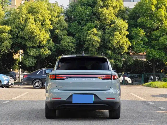 Leapmotor C11 — Фото автомобиля 8