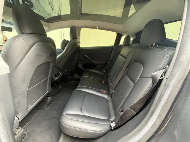 Tesla Model Y — Фото автомобиля 6