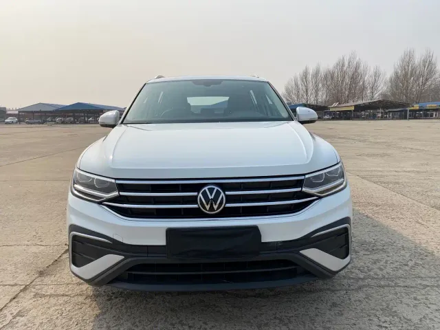 Volkswagen Tiguan L — Фото автомобиля 2