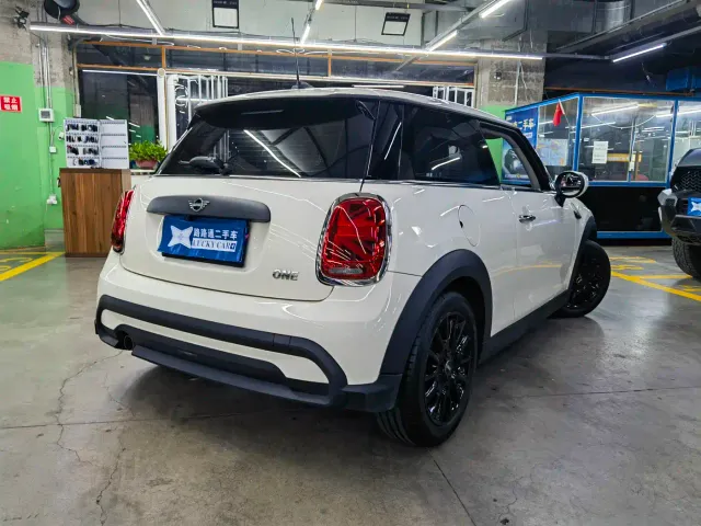 MINI Hatch — Фото автомобиля 6