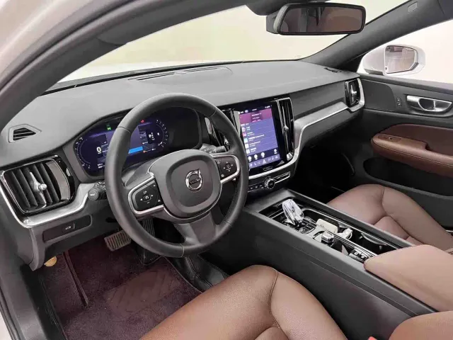 Volvo S60 — Фото автомобиля 12