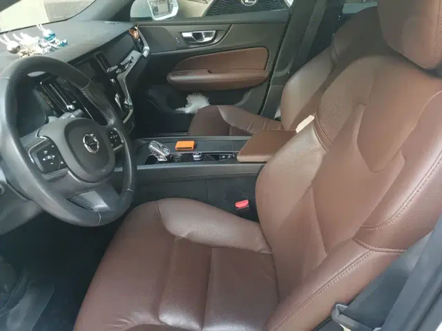 Volvo S60 — Фото автомобиля 6
