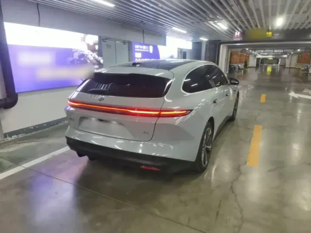 Nio ET5 Touring — Фото автомобиля 6