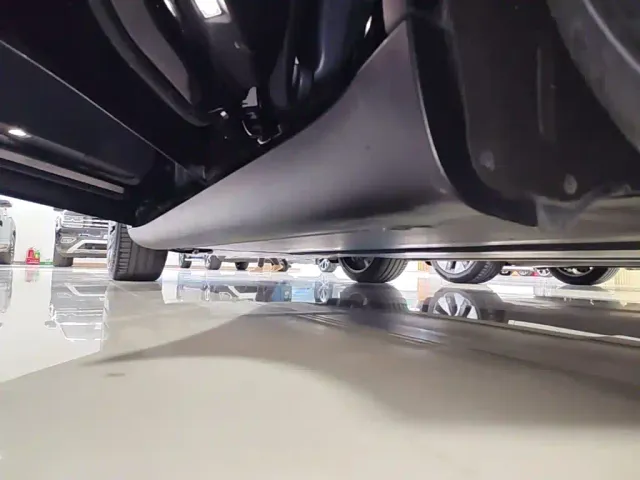Tesla Model Y — Фото автомобиля 21