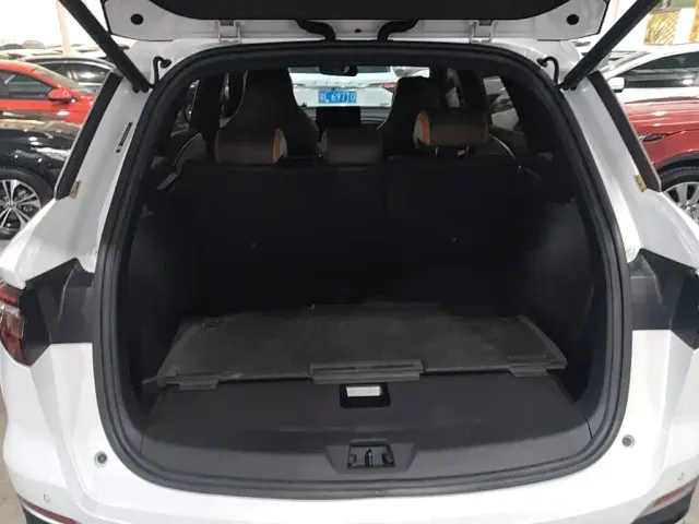 BYD Song Pro — Фото автомобиля 18