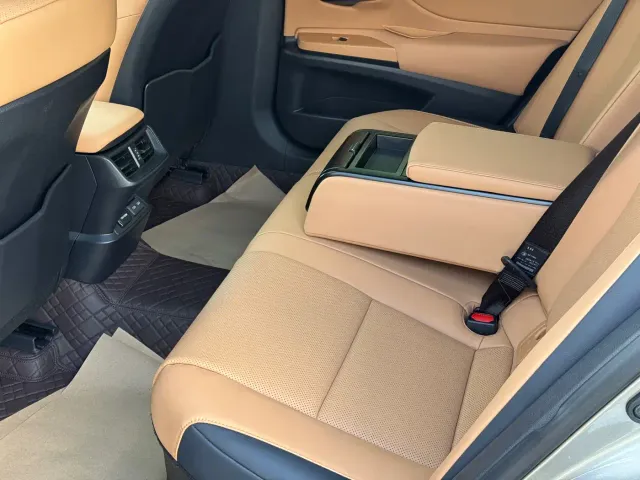 Lexus ES — Фото автомобиля 7