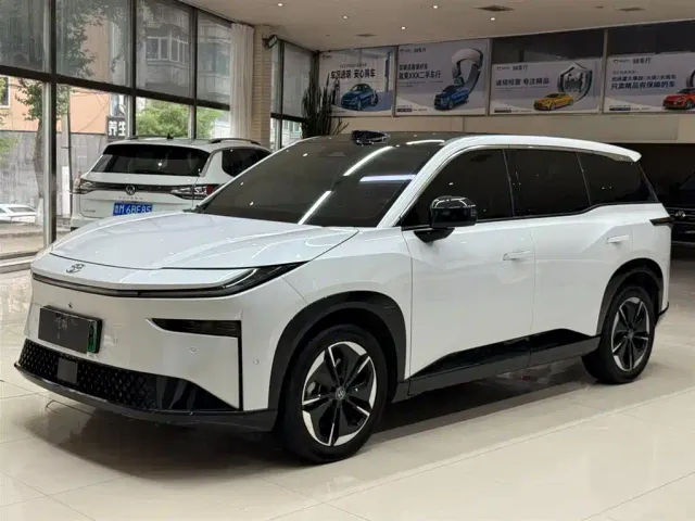 Фотография автомобиля — Toyota BoZhi 3X