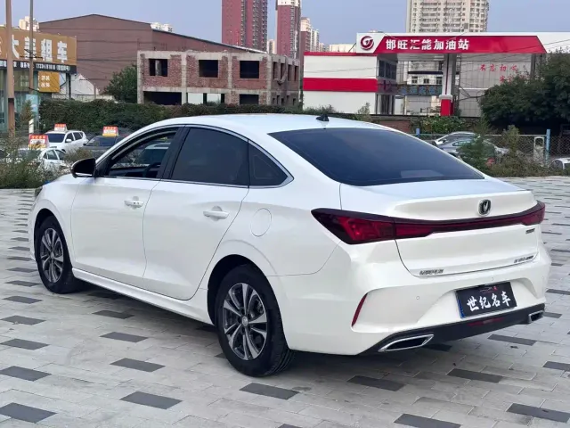 Changan Eado — Фото автомобиля 9