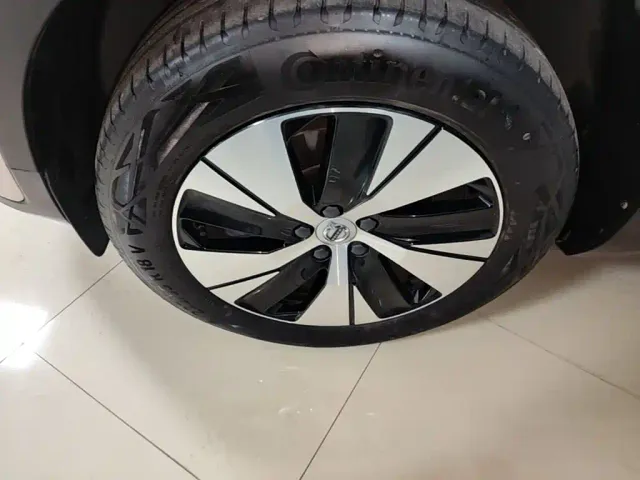 Volvo XC40 — Фото автомобиля 22