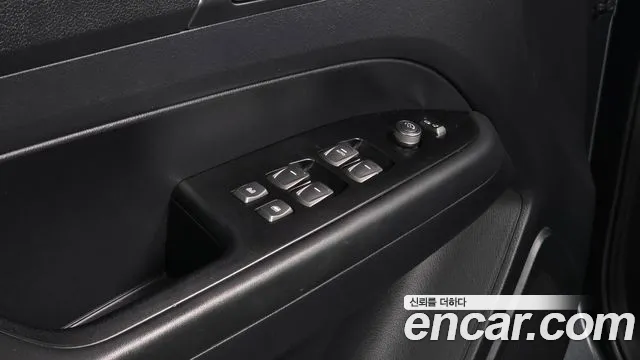 KG_Mobility_Ssangyong Rexton Новый Rexton Sport Дизель 2.2 4WD — Фото автомобиля 17