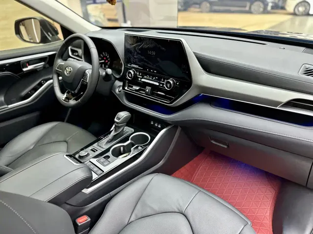 Toyota Highlander — Фото автомобиля 8