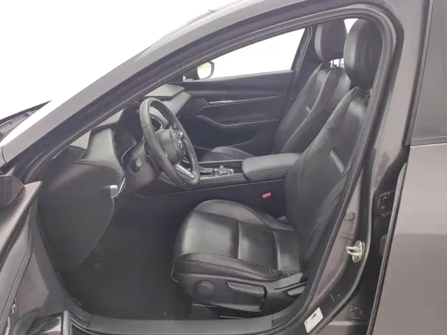 Mazda Axela — Фото автомобиля 10