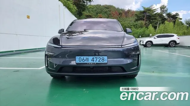 Фотография автомобиля — Tesla Model Y