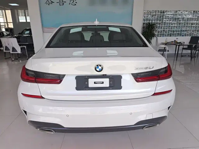 BMW 3 Series — Фото автомобиля 3