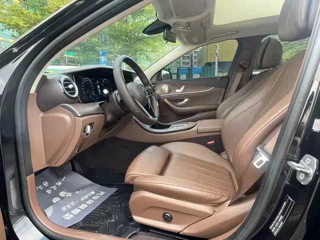 Mercedes-Benz E-Class — Фото автомобиля 6