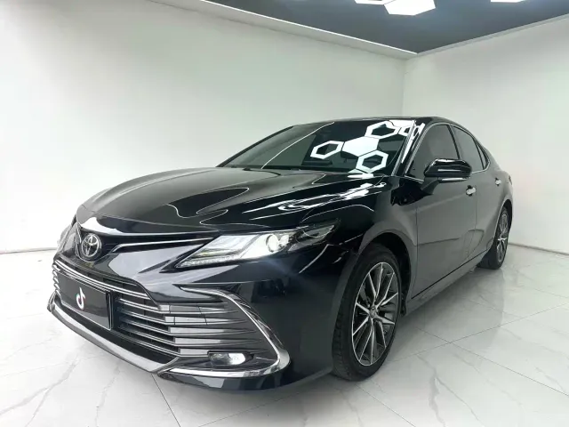 Фотография автомобиля — Toyota Camry