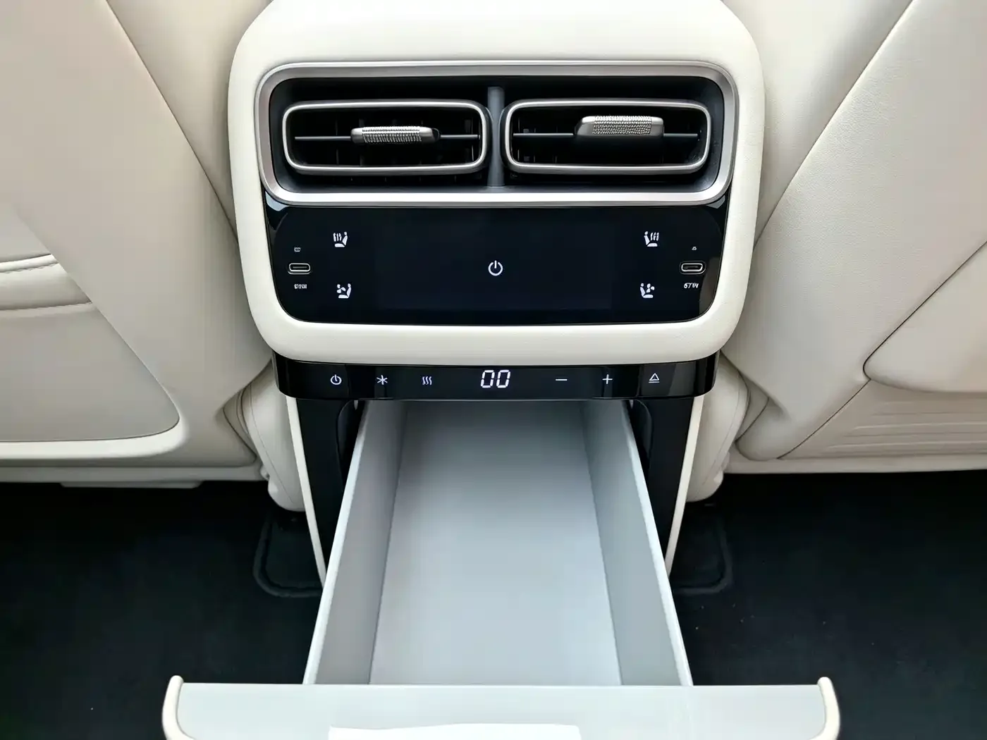 Li Auto Li Auto i6 2025 2WD Base Model — Фото автомобиля 19