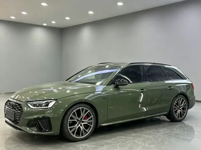 Фотография автомобиля — Audi S4