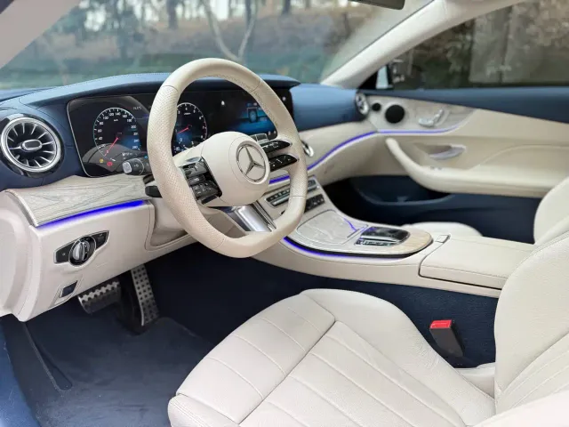 Mercedes-Benz E-Class — Фото автомобиля 14