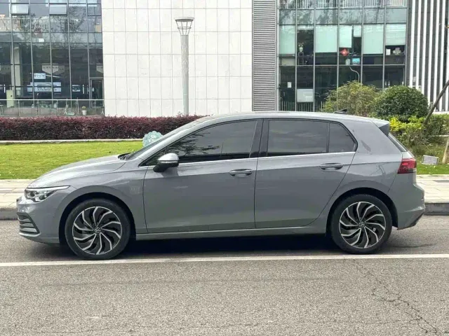 Volkswagen Golf — Фото автомобиля 3