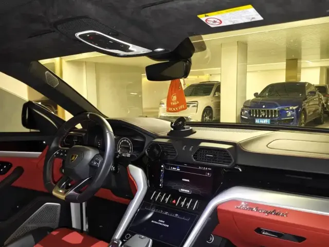 Lamborghini Urus — Фото автомобиля 6