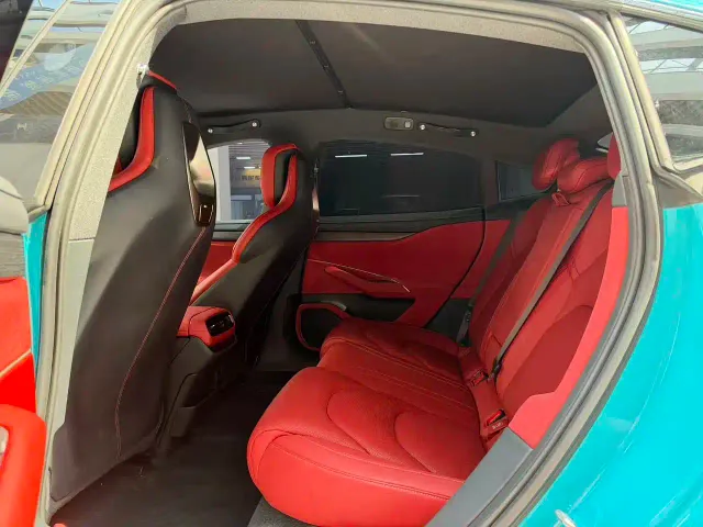 Xiaomi SU7 — Фото автомобиля 13