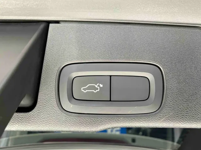 Volvo XC60 — Фото автомобиля 11