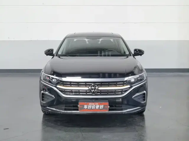 Volkswagen Passat — Фото автомобиля 3