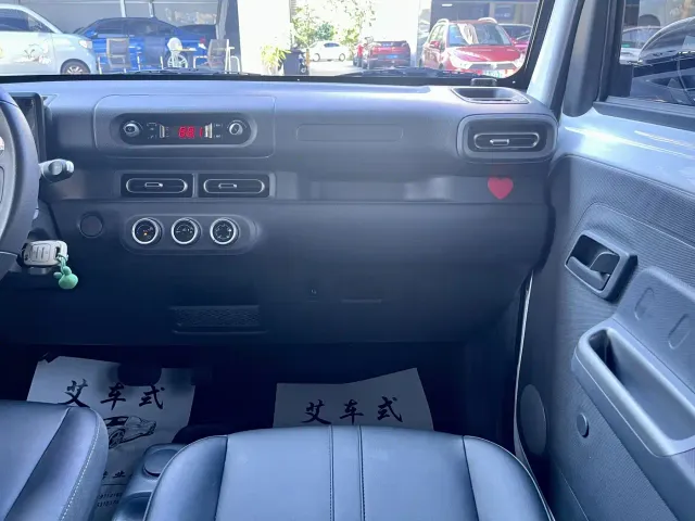 Wuling Zhiguang NEV — Фото автомобиля 6