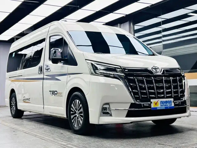 Toyota HIACE — Фото автомобиля 3