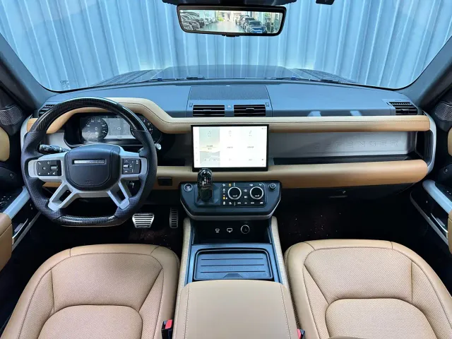 Land Rover Defender — Фото автомобиля 11