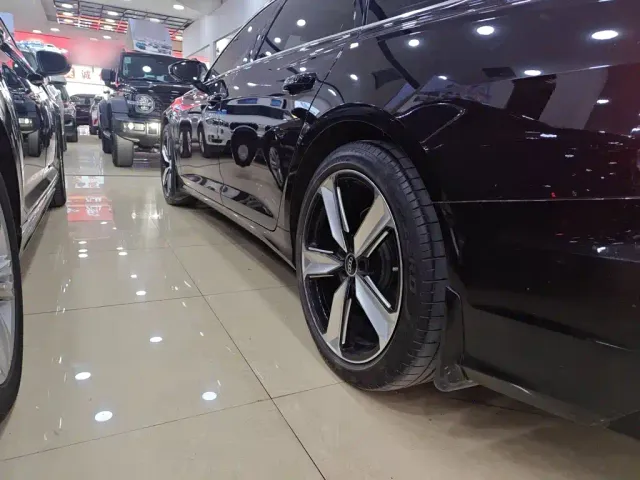 Audi A6L — Фото автомобиля 15