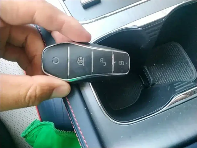 BYD Yuan PLUS — Фото автомобиля 8