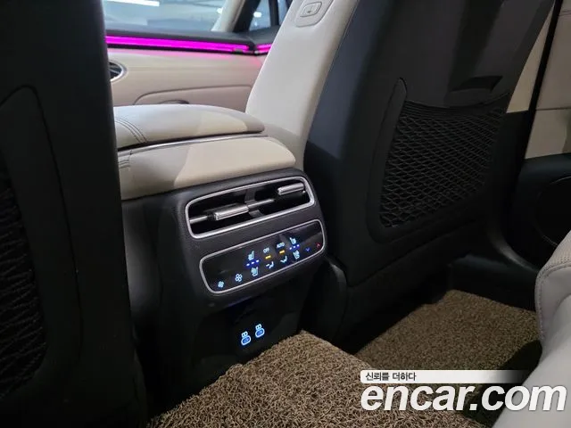 Genesis GV70 — Фото автомобиля 17