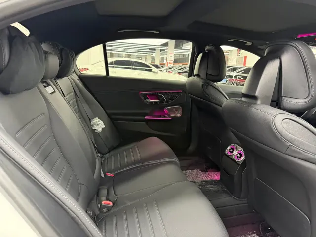 Mercedes-Benz C-Class — Фото автомобиля 16