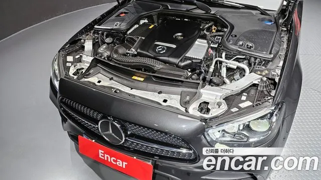 Mercedes-Benz E-Class — Фото автомобиля 6