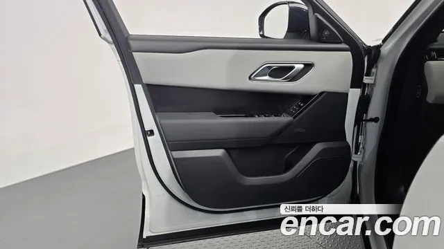 Land Rover Range Rover Velar — Фото автомобиля 24